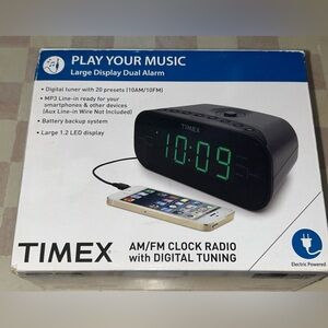 Timex larm clock with phone charger